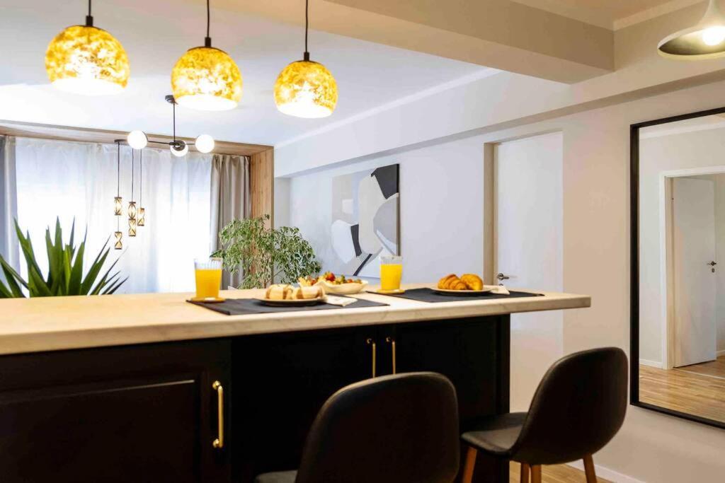 Stunning Views 2Br Intercontinental Flat Leilighet Bucureşti Eksteriør bilde