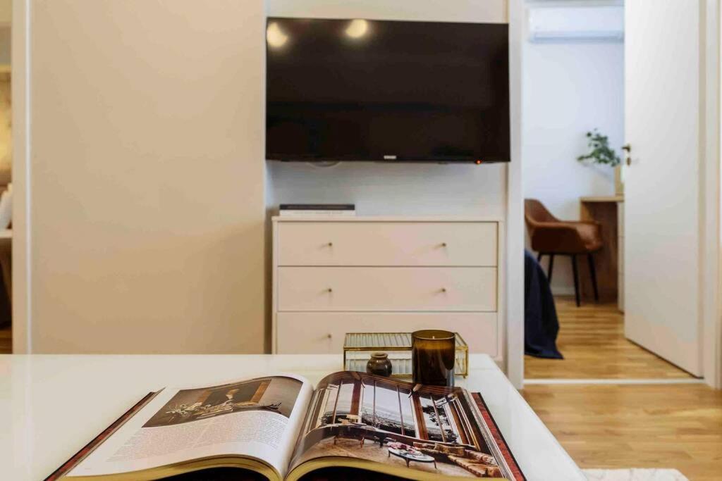 Stunning Views 2Br Intercontinental Flat Leilighet Bucureşti Eksteriør bilde
